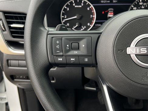 Certified 2024 Nissan Rogue SV image 11