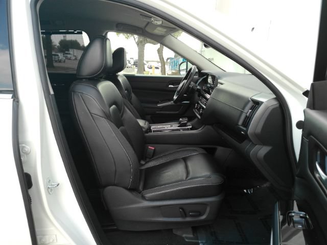 Used 2022 Nissan Pathfinder SL w/ SL Black Package FWD image 22