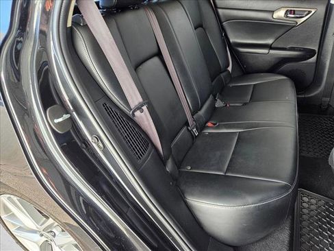 Used 2017 Lexus CT 200h image 16