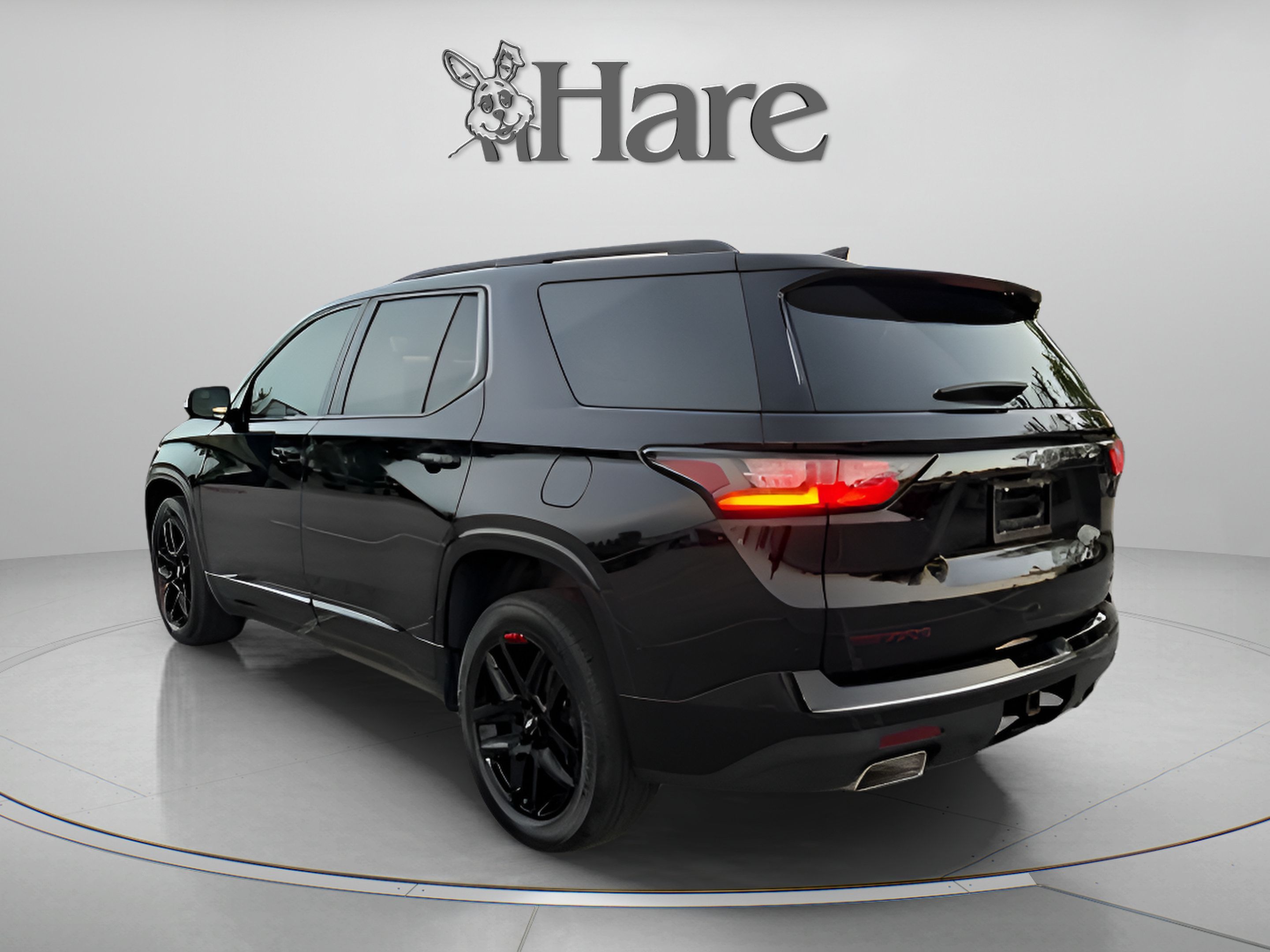 Used 2020 Chevrolet Traverse Premier w/ Redline Edition AWD/4WD image 3