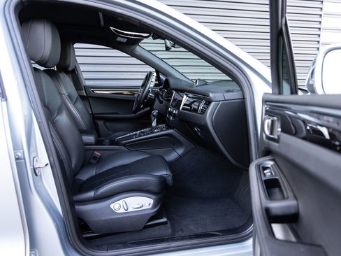 Certified 2020 Porsche Macan image 31
