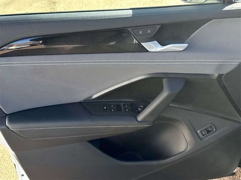 New 2026 Volkswagen Tiguan SE FWD image 12