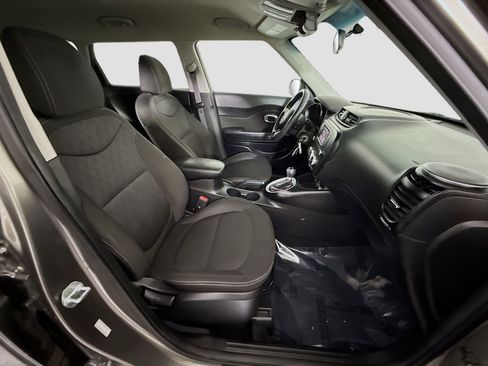 Used 2018 Kia Soul FWD image 27
