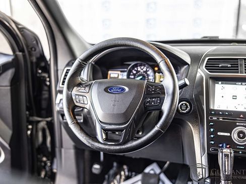 Used 2020 Ford Explorer XLT w/ Equipment Group 202A RWD image 40