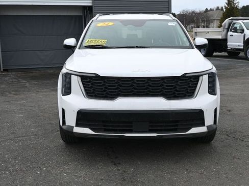 Used 2024 Kia Sorento S image 12