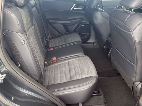 New 2026 Mitsubishi Outlander LE FWD image 25
