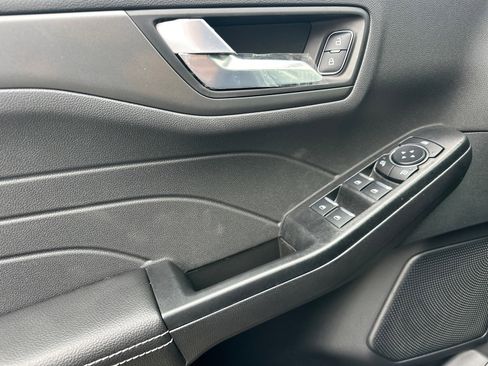 New 2026 Ford Escape SE image 33