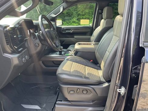 Certified 2022 Chevrolet Silverado 1500 ZR2 w/ Technology Package AWD/4WD image 39