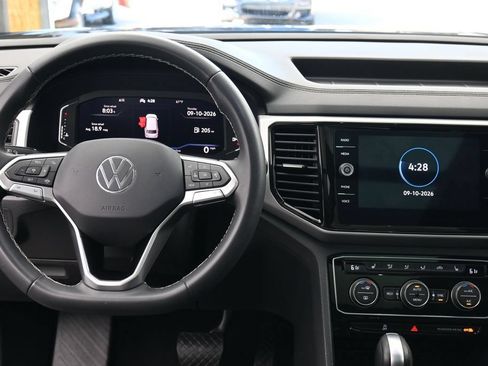 Used 2023 Volkswagen Atlas SE w/ Panoramic Sunroof Package FWD image 11