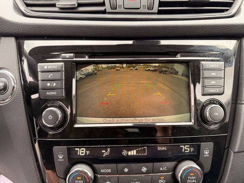 Used 2020 Nissan Rogue SV AWD/4WD image 21