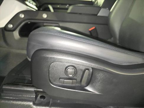 Certified 2024 Land Rover Defender 90 X-Dynamic SE image 29