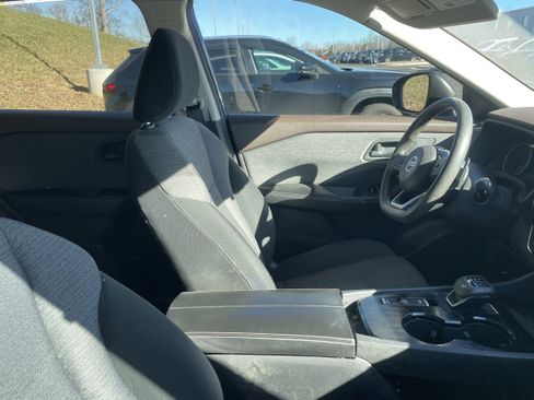 Used 2021 Nissan Rogue S image 9