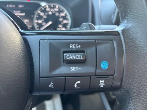 Used 2022 Nissan Rogue SV image 41