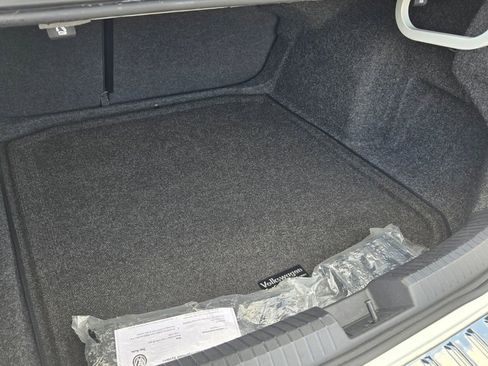 Used 2019 Volkswagen Jetta SEL Premium image 16