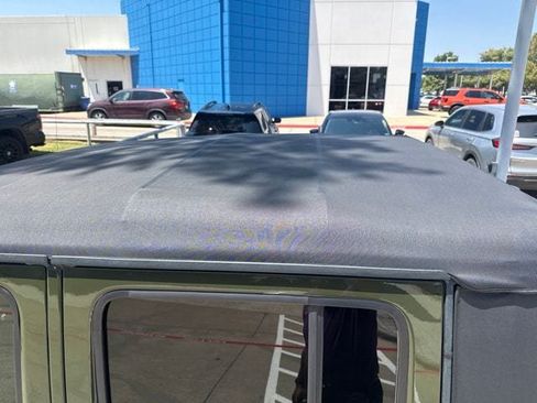 Used 2022 Jeep Gladiator Sport AWD/4WD image 10