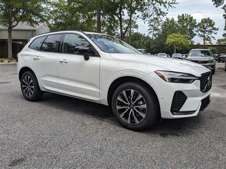 New 2025 Volvo XC60 B5 Plus w/ Protection Package Premier video 2