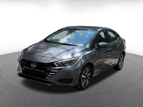 Used 2025 Nissan Versa SV FWD image 4