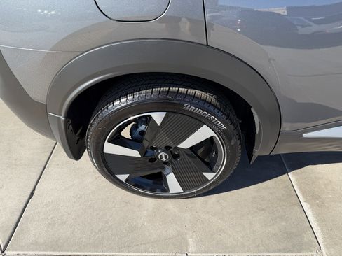 Used 2025 Nissan Kicks SR w/ SR Premium Package image 15