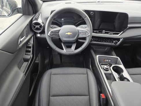 New 2026 Chevrolet Equinox LT w/ Convenience Package II FWD image 31