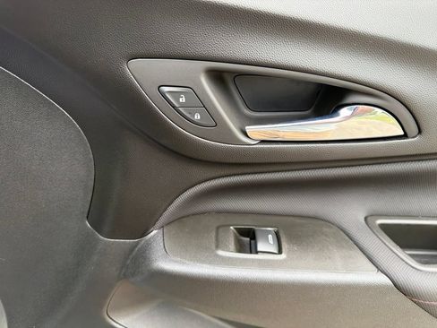 Used 2024 Chevrolet Equinox RS w/ LPO, Floor Liner Package FWD image 13