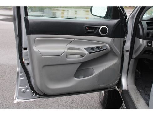 Used 2014 Toyota Tacoma 4x4 Double Cab image 7