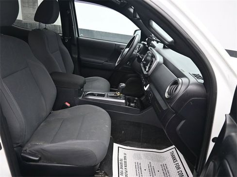 Used 2019 Toyota Tacoma TRD Off-Road image 7