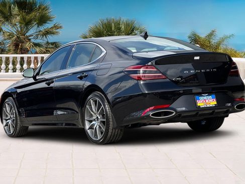 Used 2025 Genesis G70 2.5T image 7