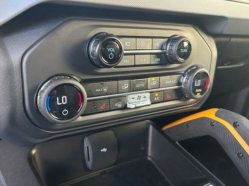 Used 2023 Ford Bronco Badlands w/ Sasquatch Package image 37