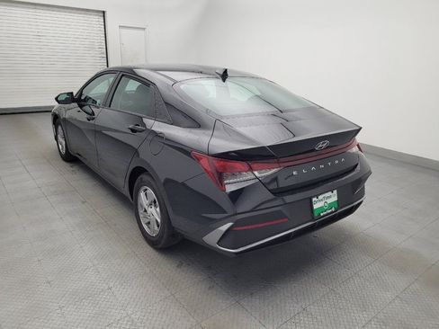 Used 2025 Hyundai Elantra SE FWD image 5