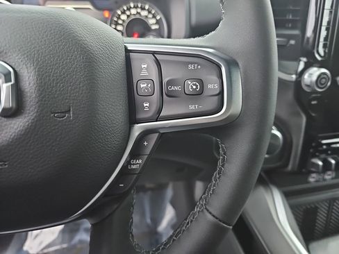 New 2026 RAM 1500 4x4 Crew Cab image 17