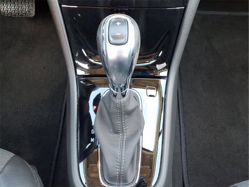 Used 2022 Buick Encore Preferred w/ Safety Package image 22