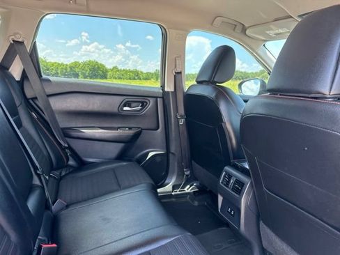 Used 2025 Nissan Rogue SV AWD/4WD image 20
