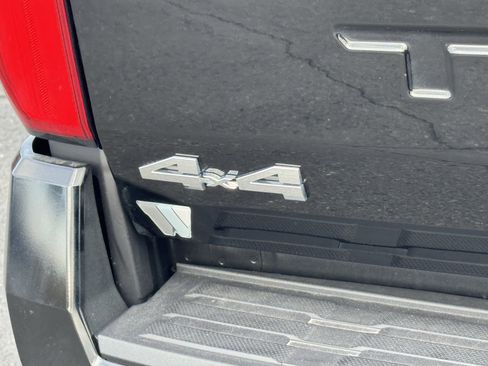 Used 2025 Toyota Tacoma SR5 image 42