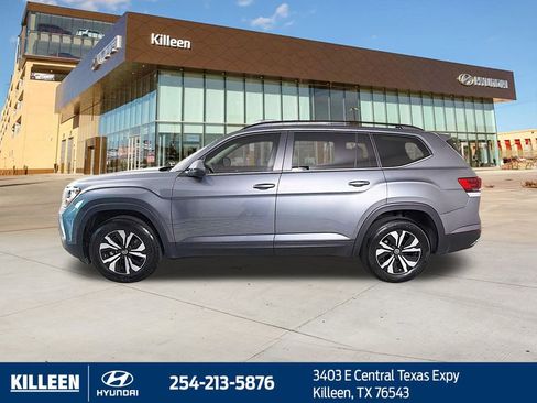 Used 2024 Volkswagen Atlas SE image 4