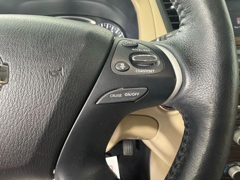 Used 2018 Nissan Pathfinder Platinum image 17