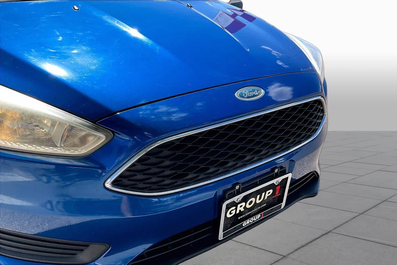 Used 2018 Ford Focus SE w/ Cold Weather Package FWD image 29