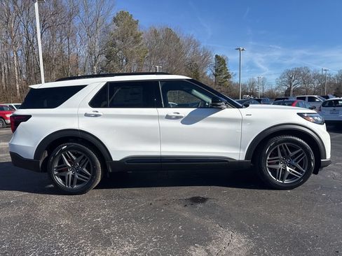 New 2026 Ford Explorer ST-Line w/ ST-Line Street Pack RWD image 2