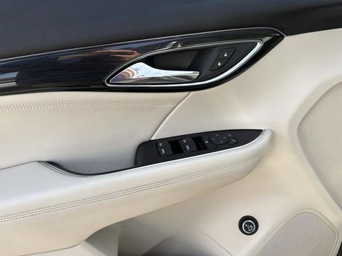 Used 2022 Buick Envision Preferred image 12