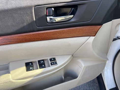 Used 2013 Subaru Outback 2.5i Limited image 10
