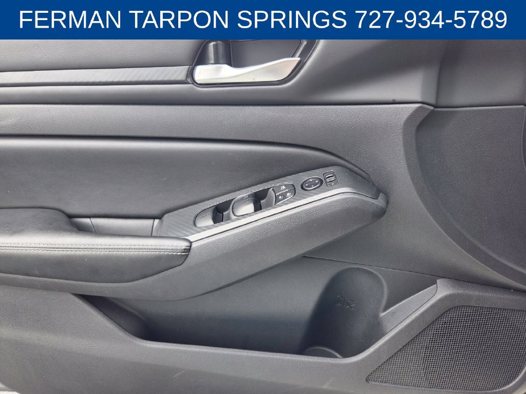 Used 2025 Nissan Altima 2.5 SV FWD image 21
