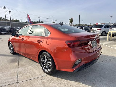 Used 2023 Kia Forte LXS image 7