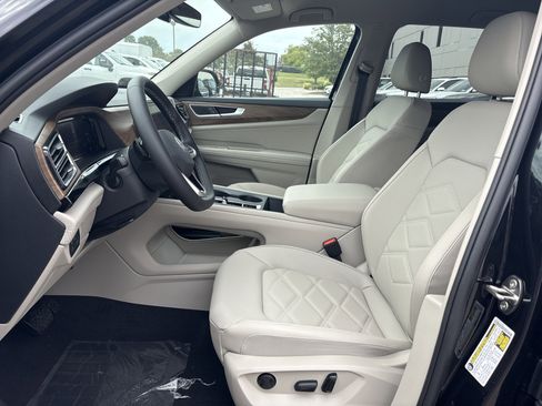 New 2026 Volkswagen Atlas SE image 12