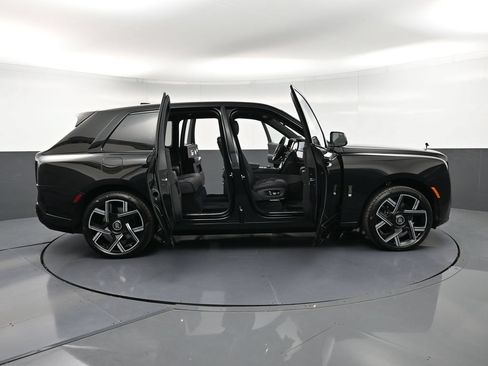 New 2027 Rolls-Royce Cullinan Black Badge AWD/4WD image 41