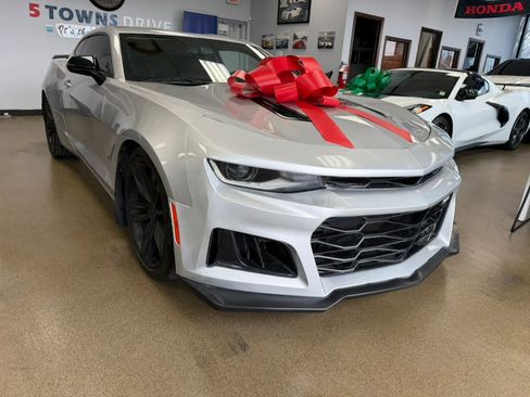 Used 2018 Chevrolet Camaro SS image 4