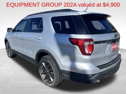 Used 2018 Ford Explorer XLT w/ Equipment Group 202A image 6