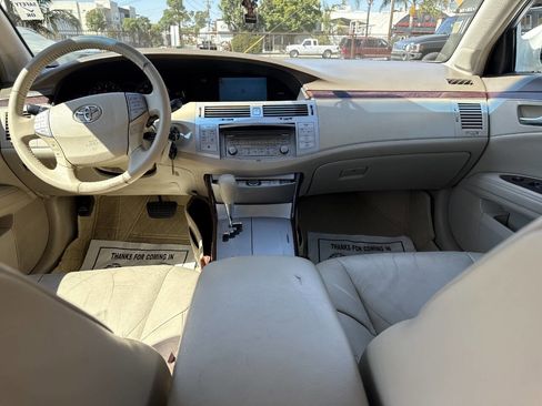 Used 2010 Toyota Avalon XLS image 23