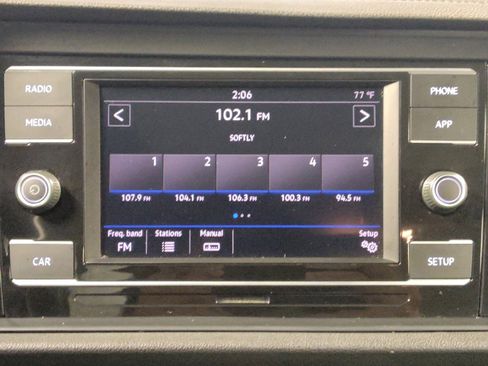 Used 2019 Volkswagen Jetta SE w/ Cold Weather Package FWD image 25