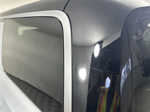 Used 2023 Rivian R1S Adventure image 32