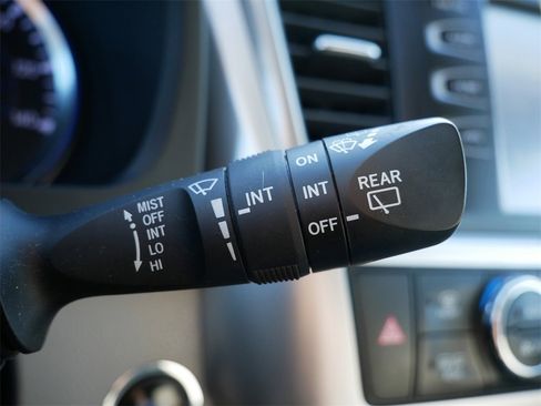 Used 2015 Toyota Highlander XLE image 26