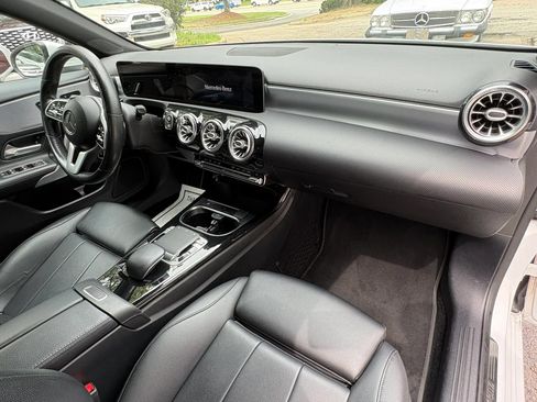 Used 2020 Mercedes-Benz A 220 image 11